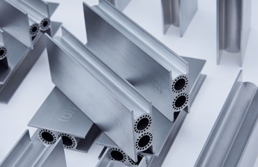 高热流密度散热用Ω型轴向微槽道铝热管