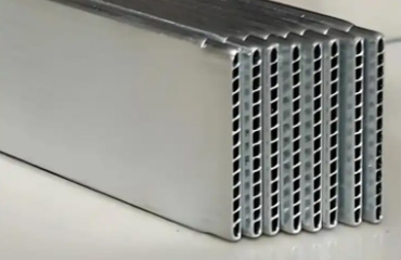 动力电池用铝合金多孔微通道液冷板